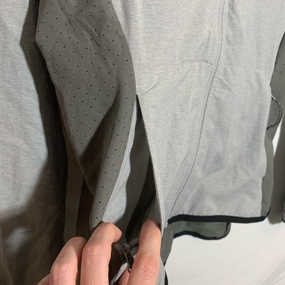 Columbia | Very Lightweight Ventilated Water Repellent Jacket - Grey - Picture 8 of 11